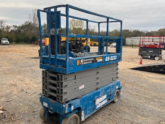2017 Genie GS-3232