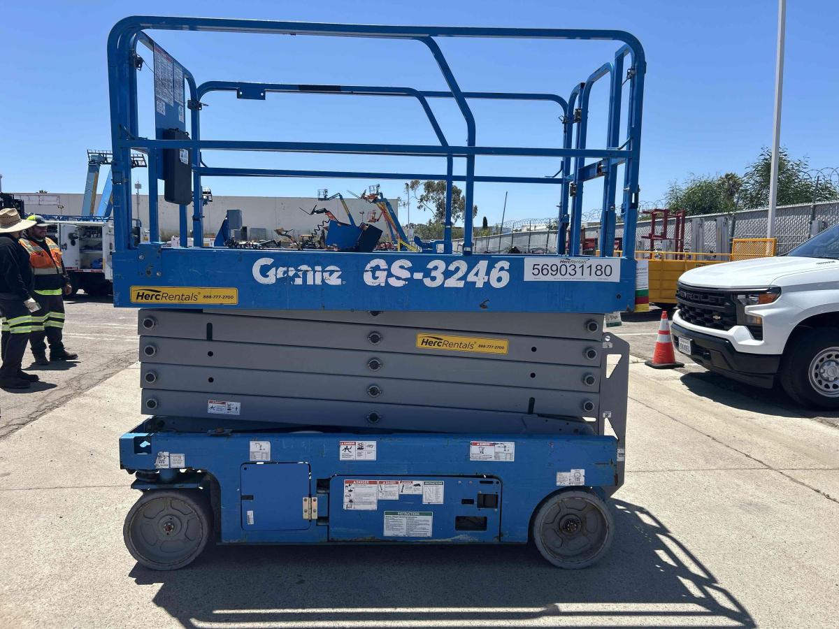 2018 Genie GS-3246-3