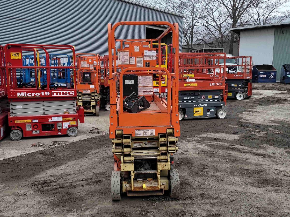 2017 JLG 1930ES