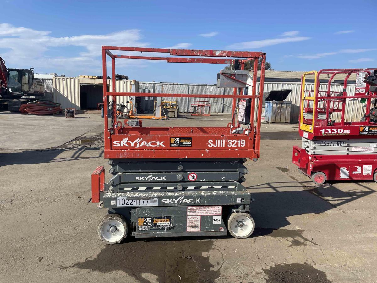 2017 Skyjack SJ3219