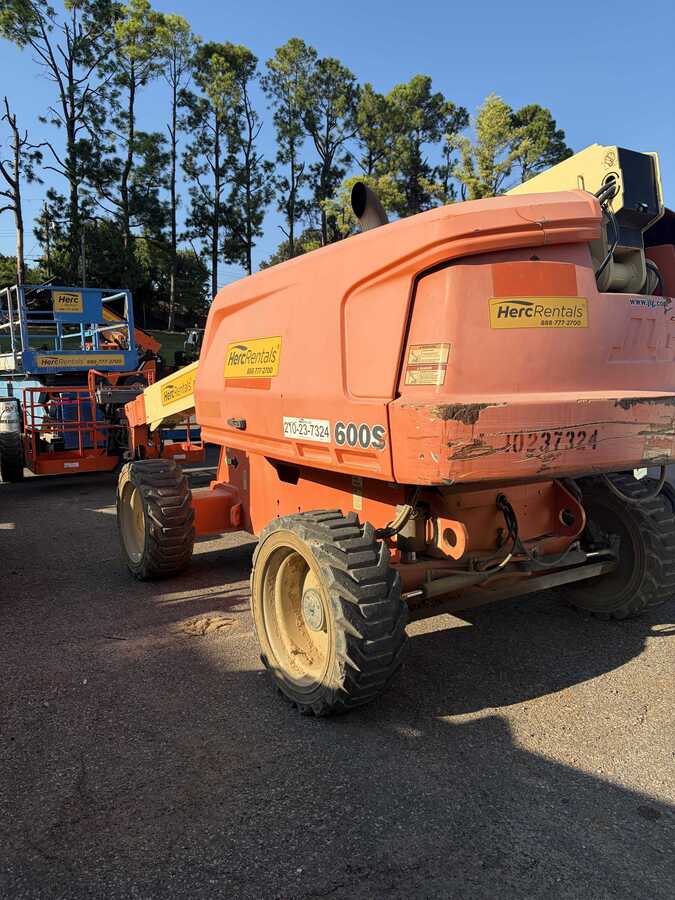 2018 JLG 600S
