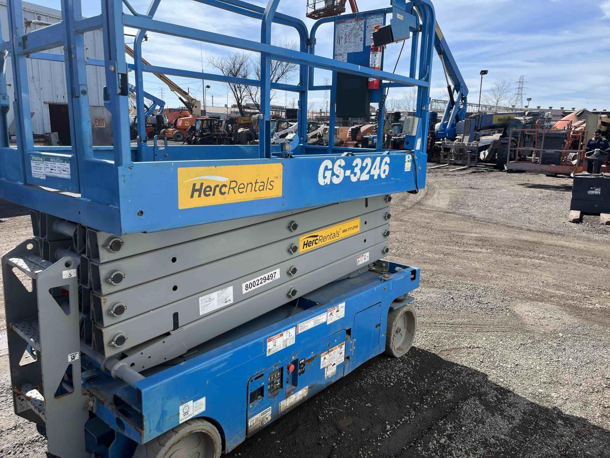 2018 Genie GS-3246-9