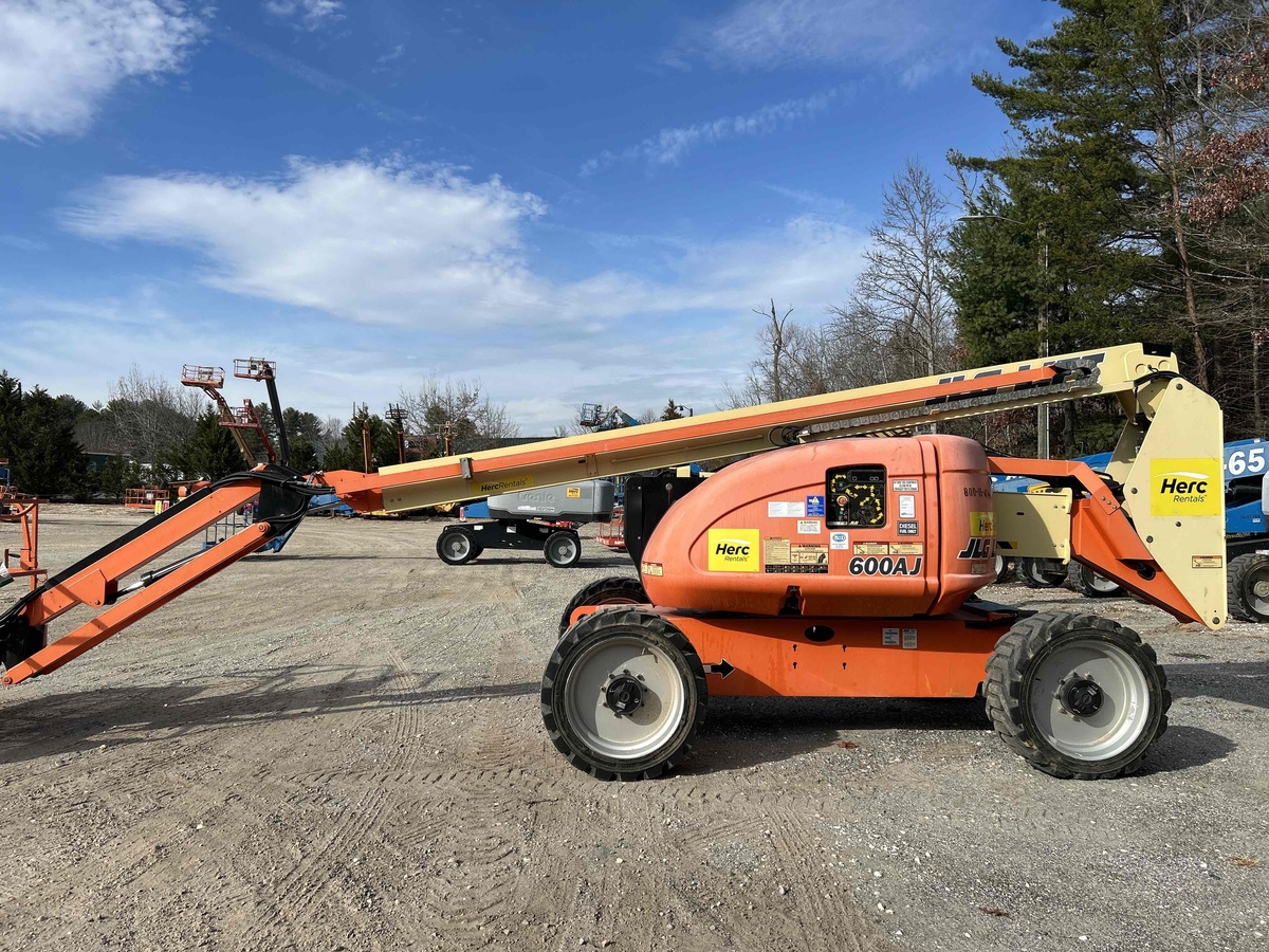 2017 JLG 600AJ-1