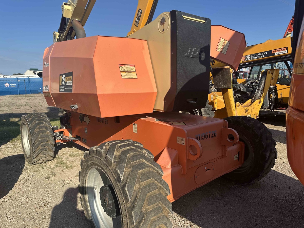 2016 JLG 800AJ-4