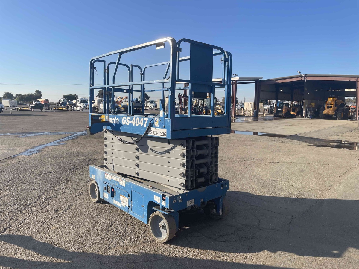 2017 Genie GS-4047