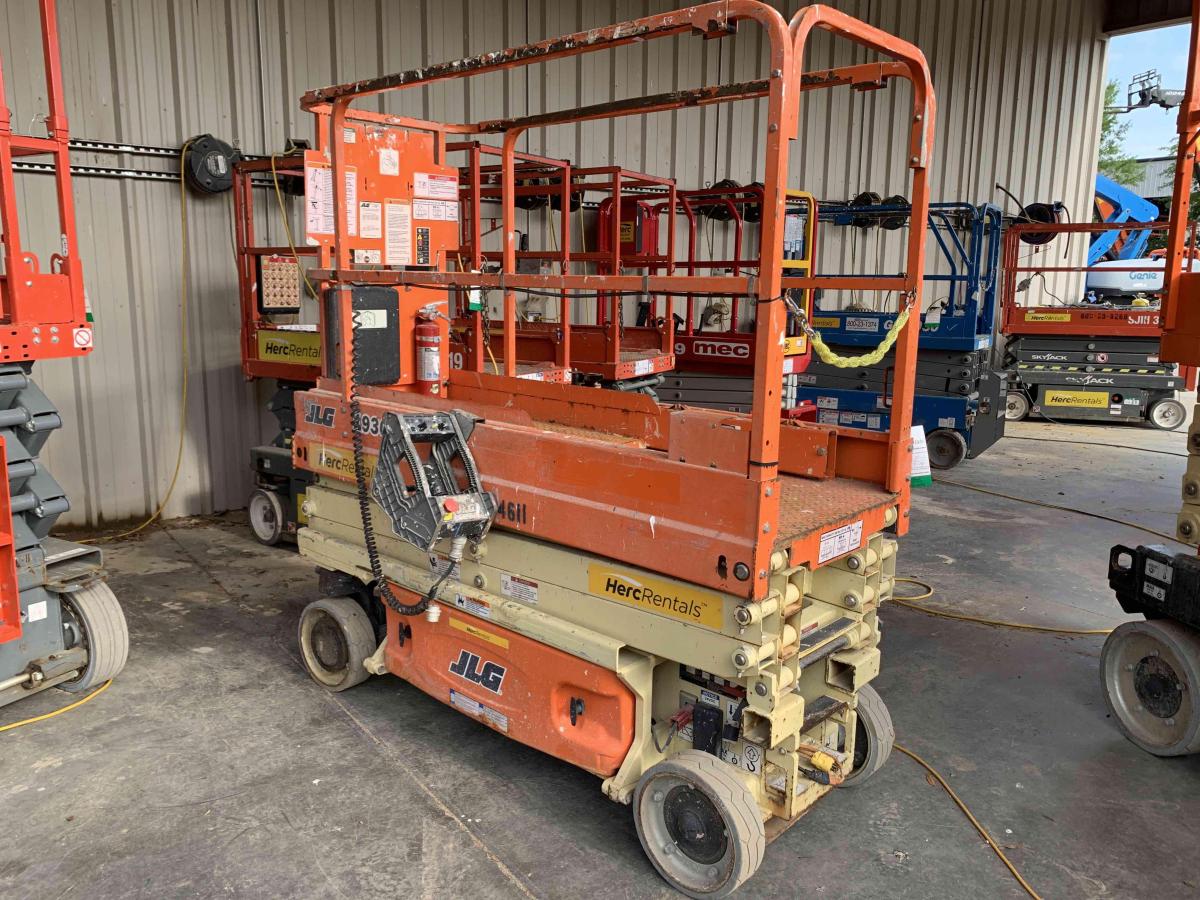 2017 JLG 1930ES