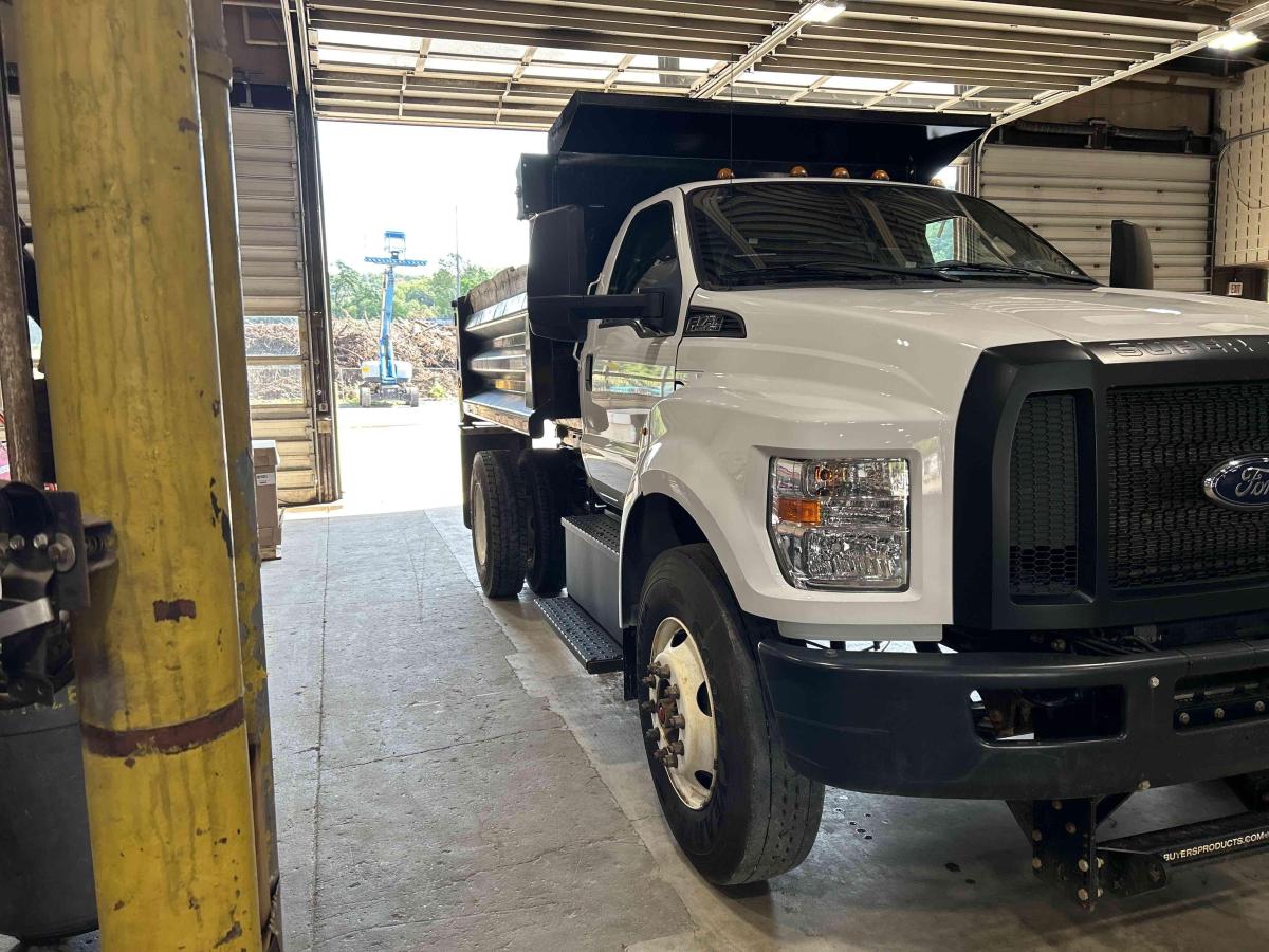 2021 Ford F750-3