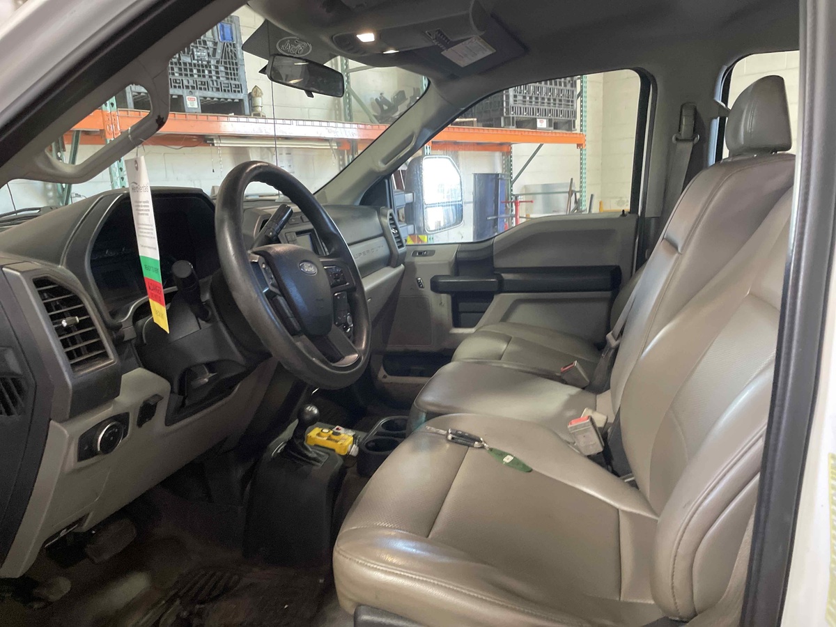 2018 Ford F550-14