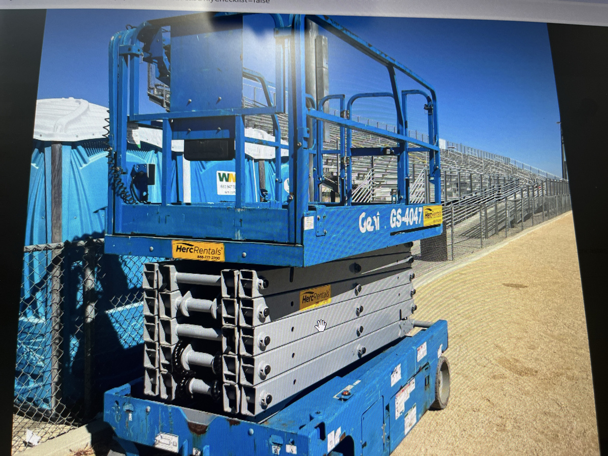 2019 Genie GS-4047