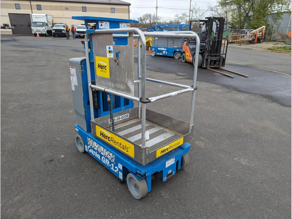 2018 Genie GR-12