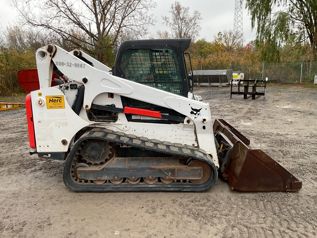 2022 Bobcat T740-3