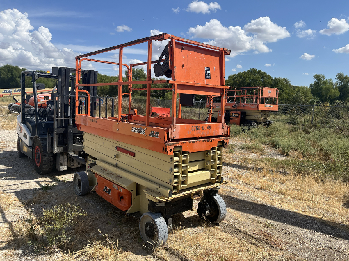 2018 JLG 3246ES-5