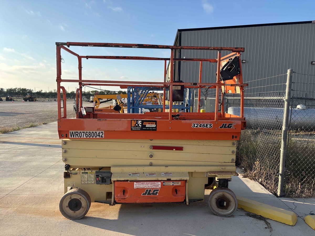 2018 JLG 3246ES-3