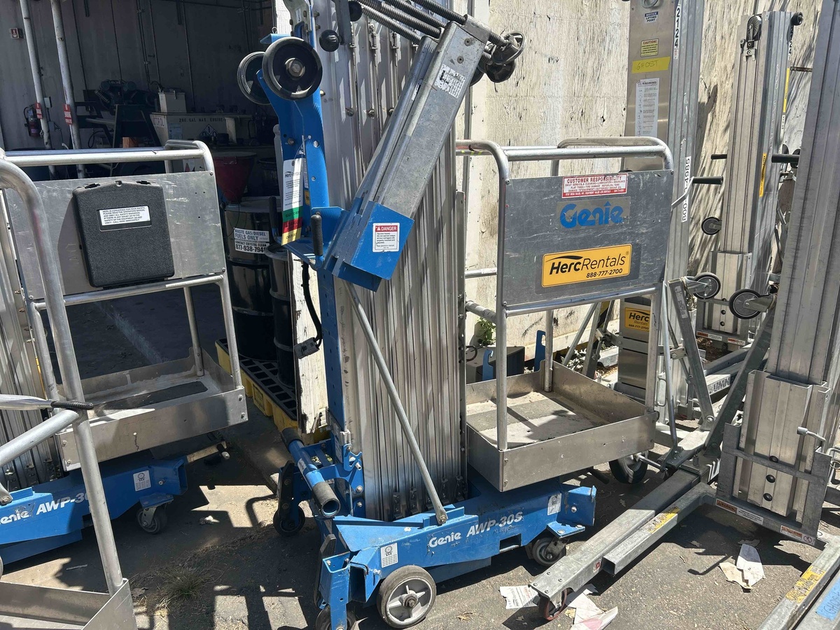2018 Genie AWP-30S