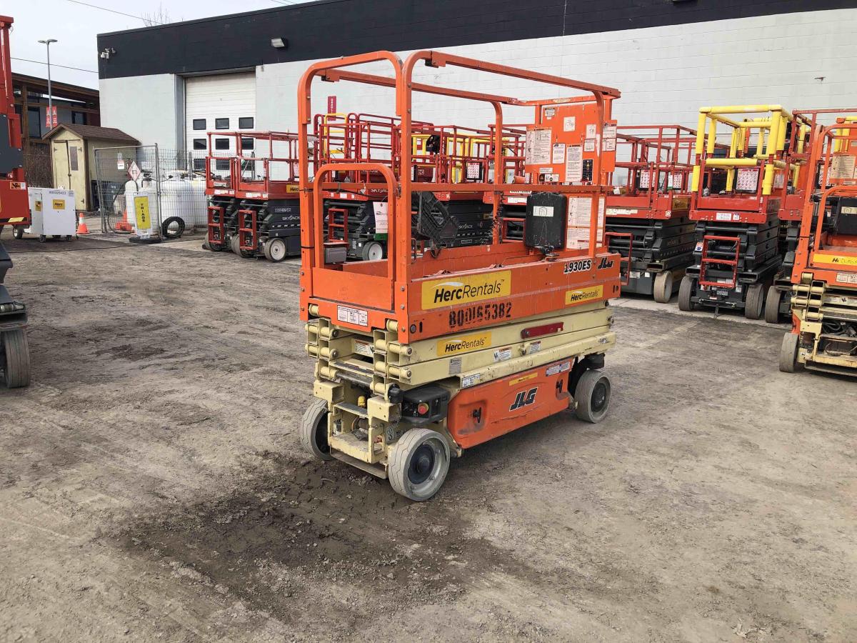 2017 JLG 1930ES