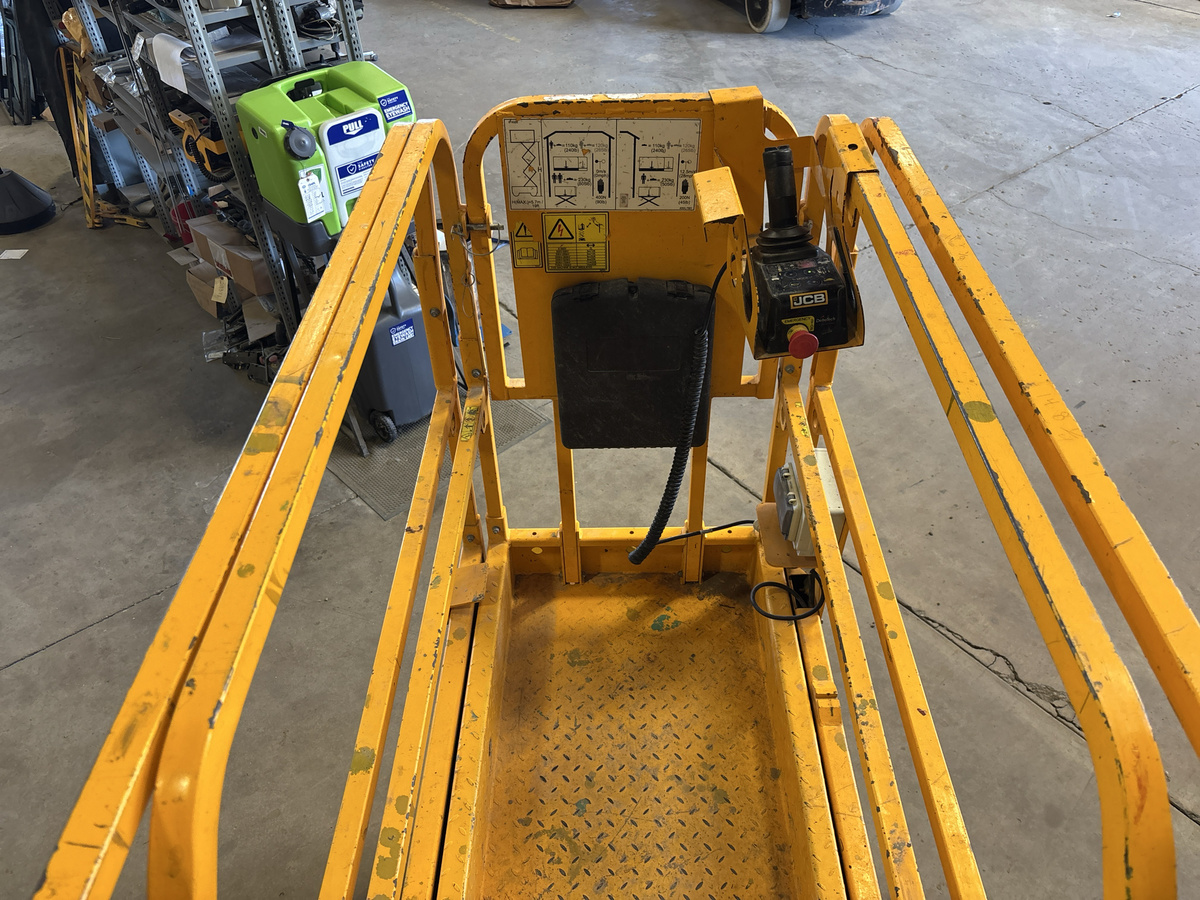 2023 JCB S1930E-7