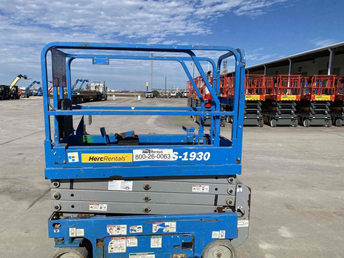 2019 Genie GS-1930