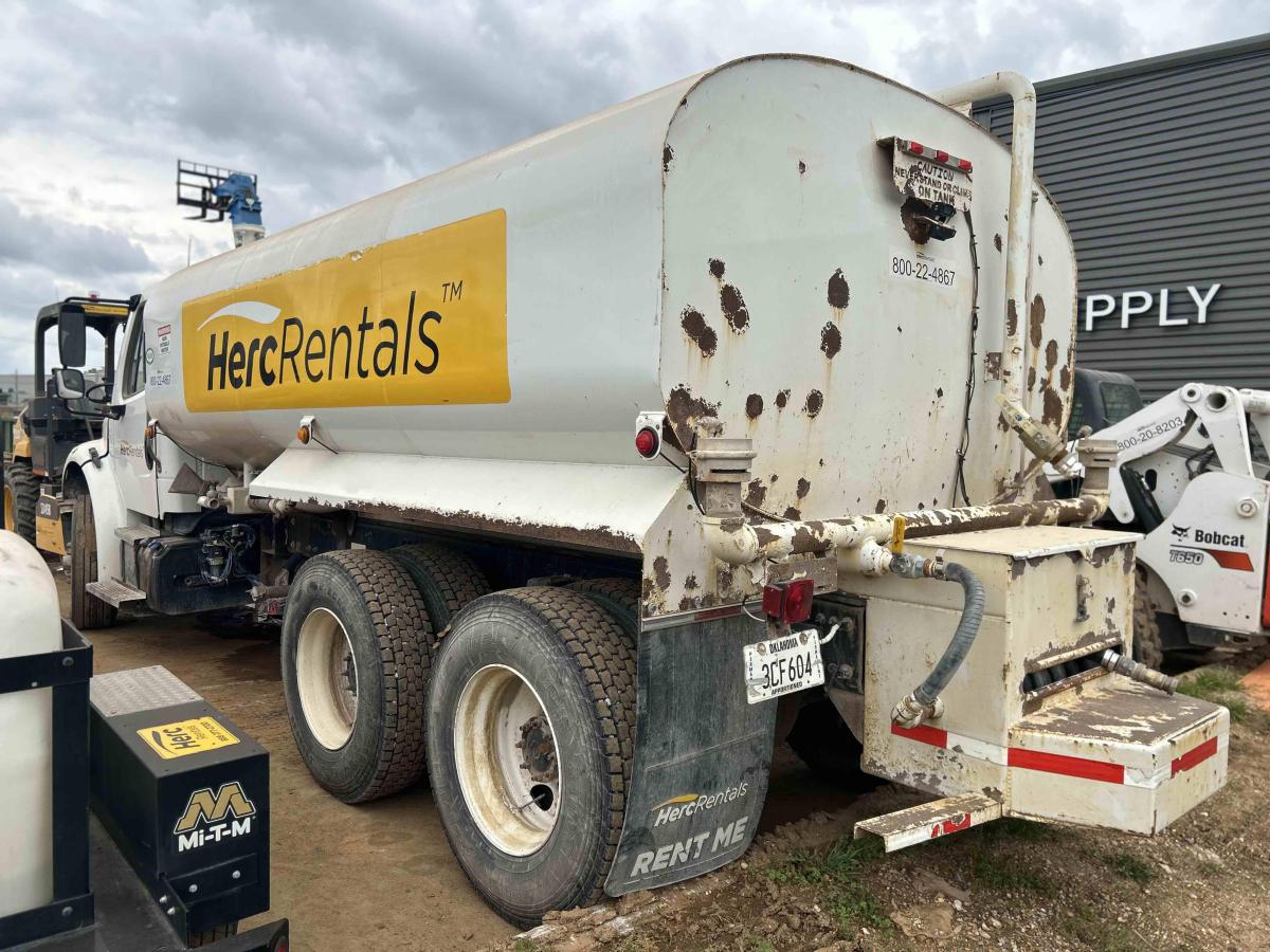 2019 Freightliner M2106