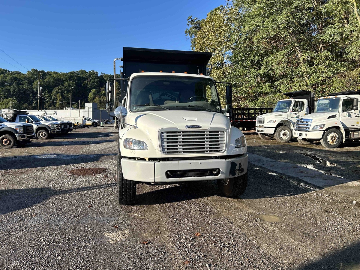 2019 Freightliner M2106-10