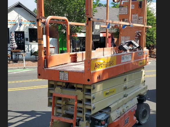 2017 JLG 2632ES