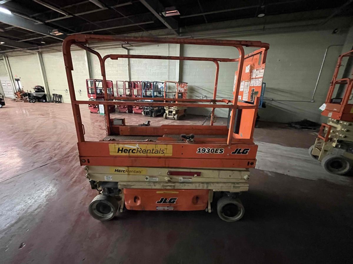 2018 JLG 1930ES
