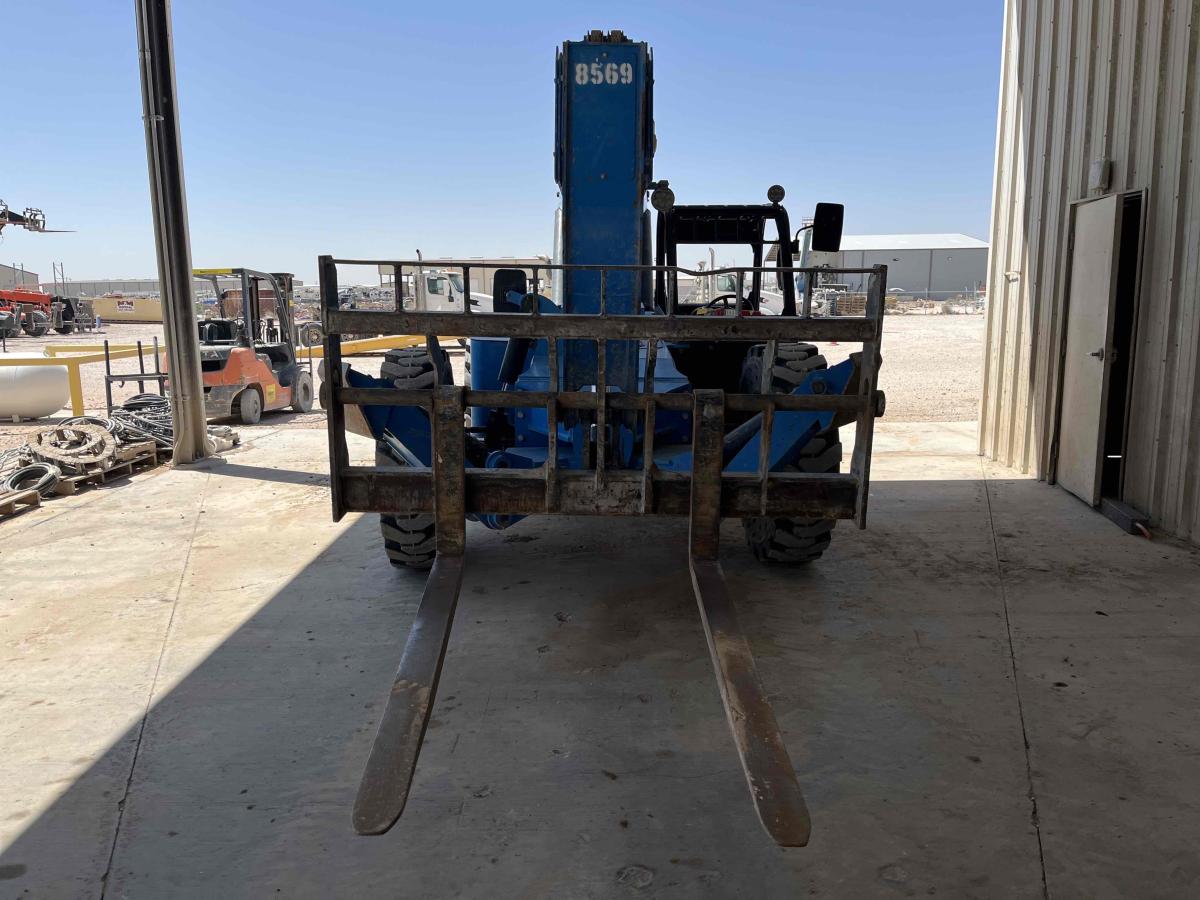 2017 Genie GTH-1056