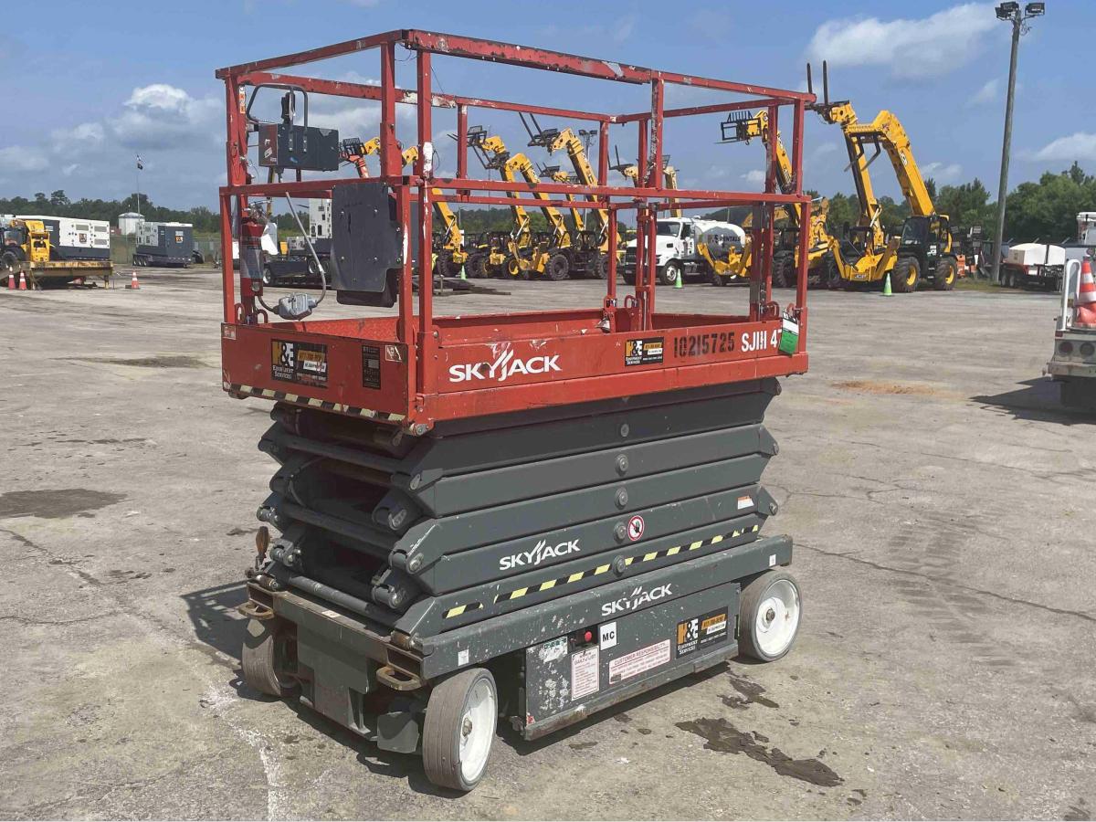 2017 Skyjack SJ4740