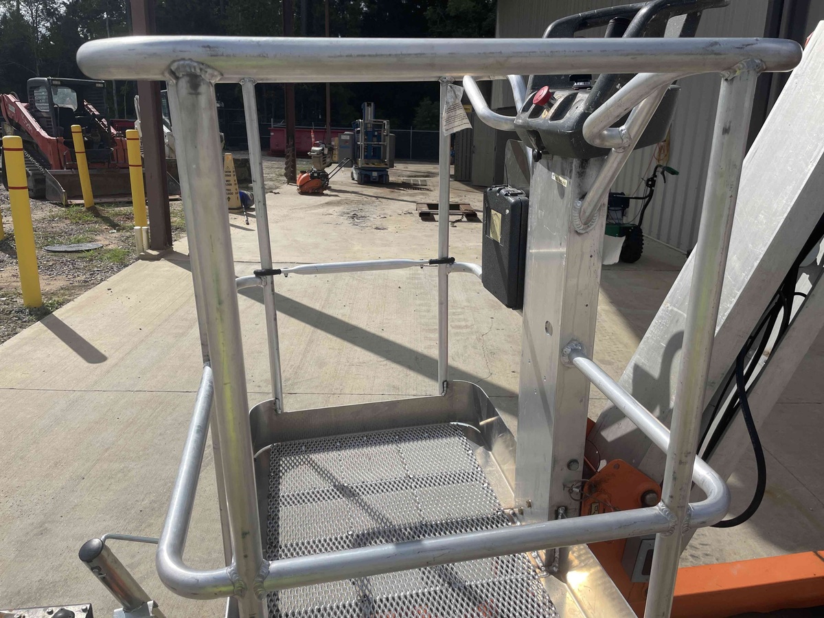 2018 JLG T500J-6