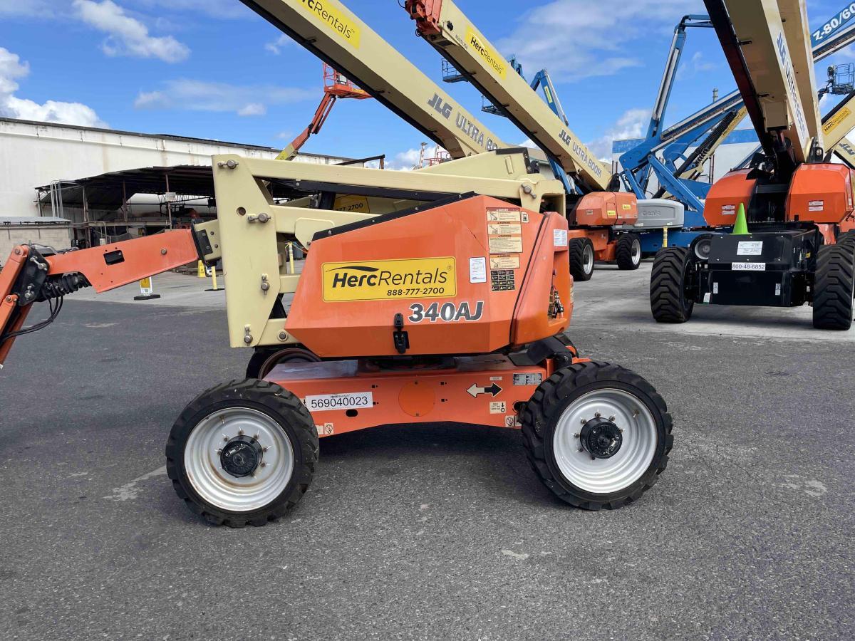2017 JLG 340AJ-5