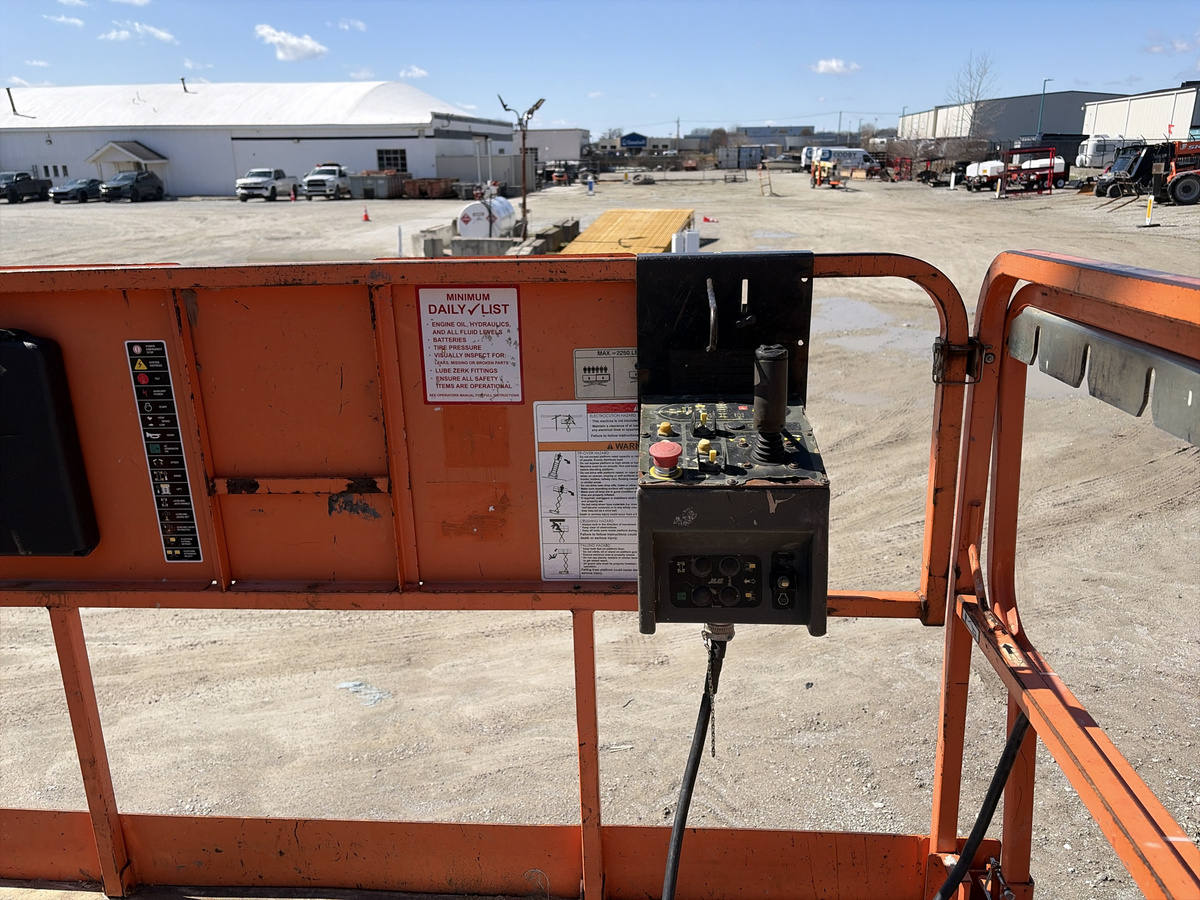 2015 JLG 3394RT-7