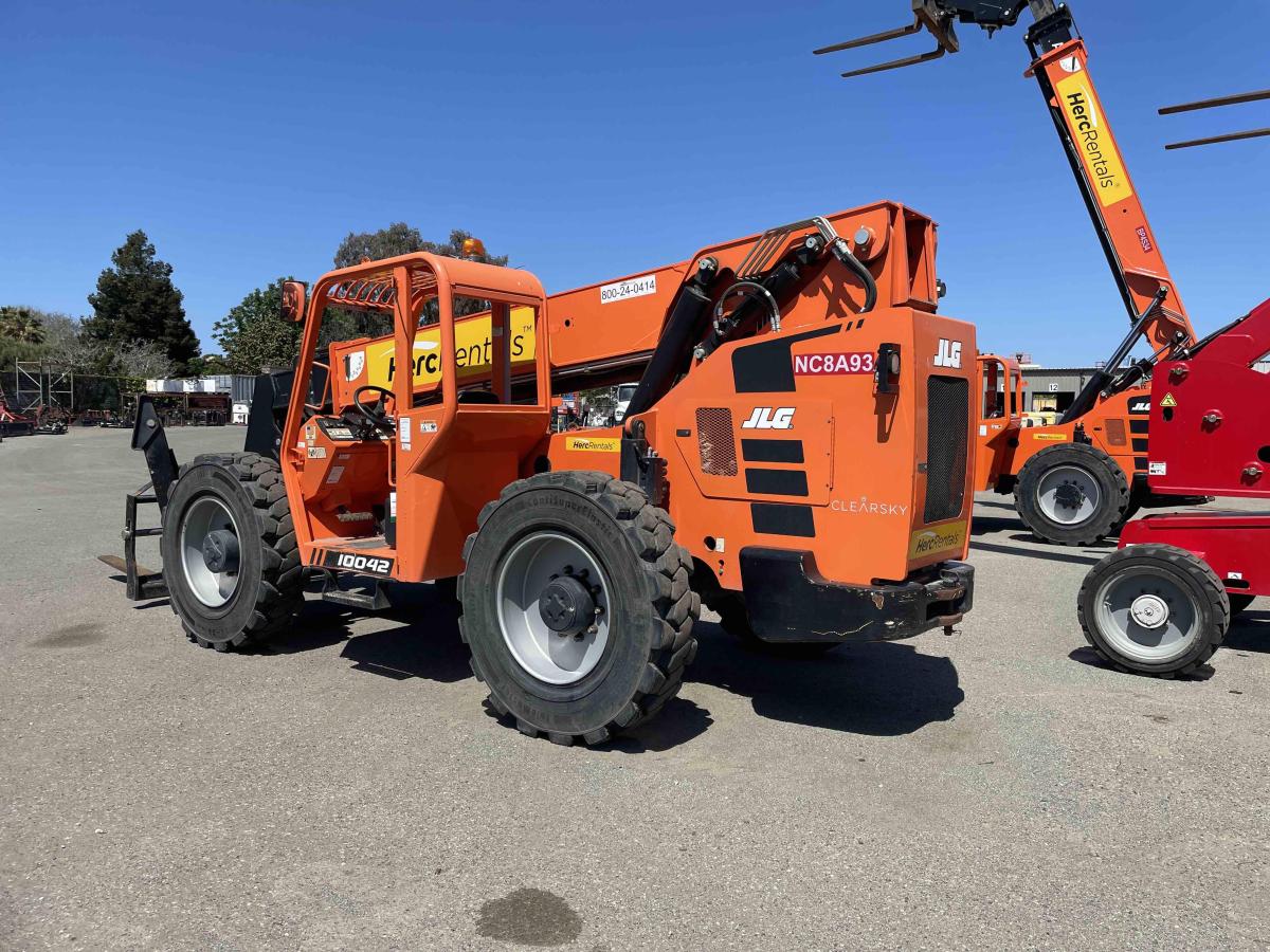 2018 SkyTrak 10042