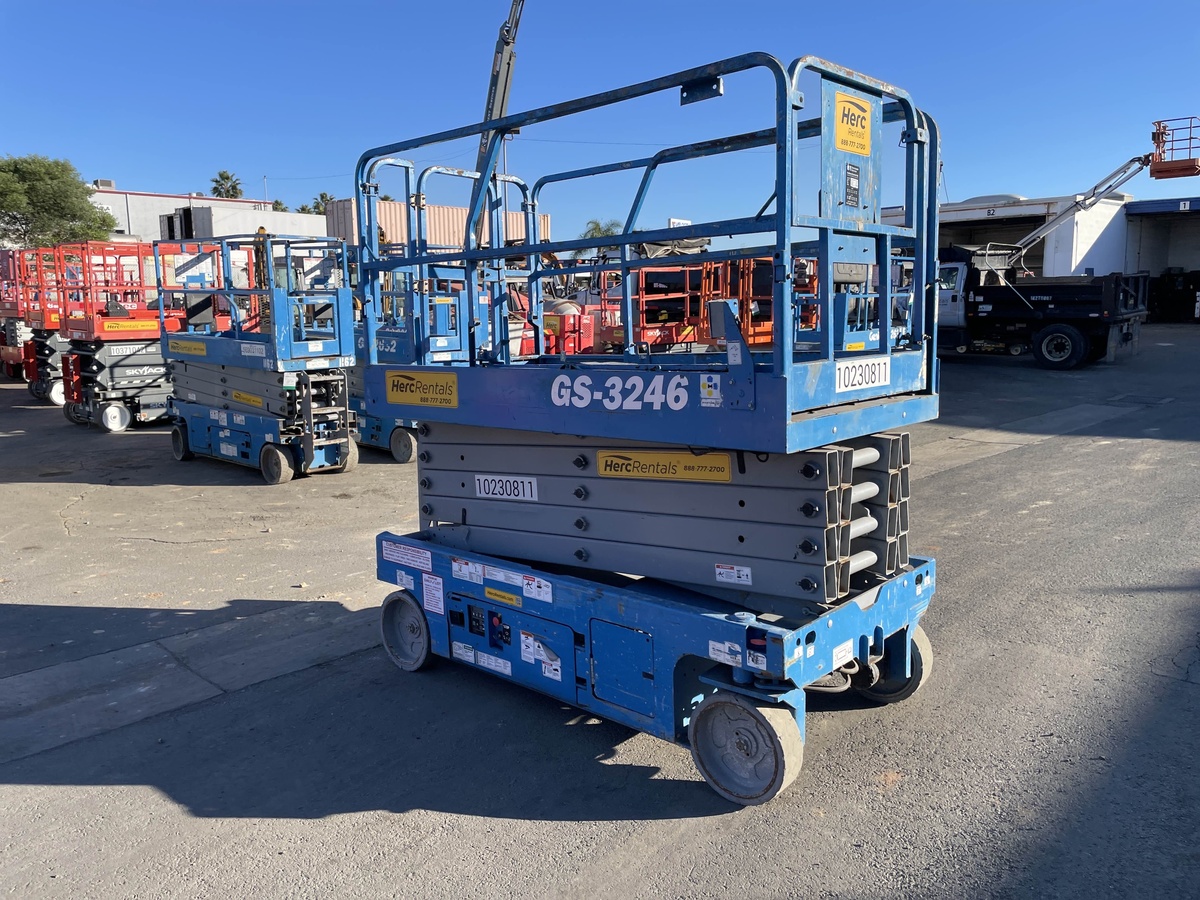 2017 Genie GS-3246-3