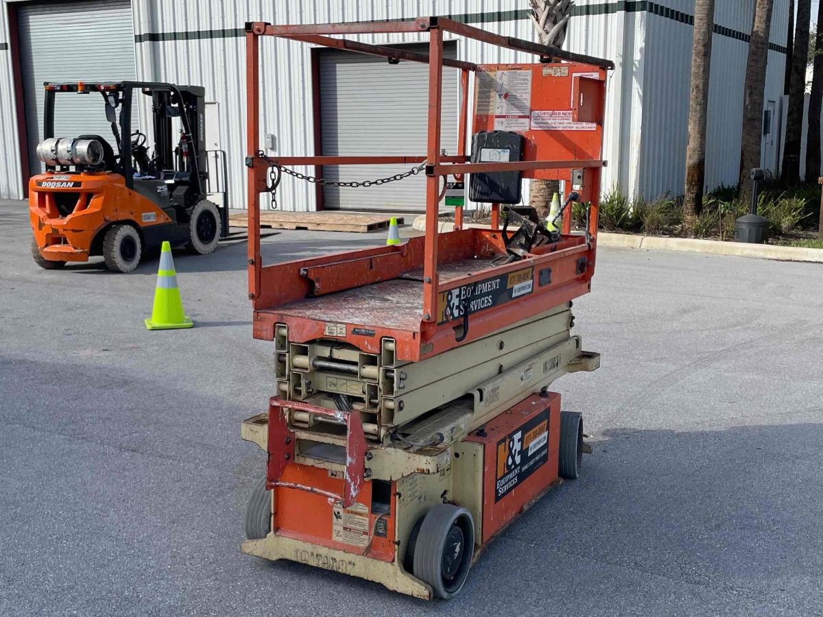 2016 JLG 1932R
