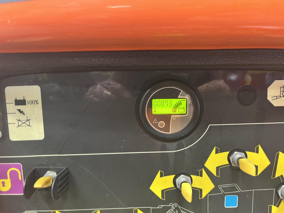 2015 JLG E300AJP