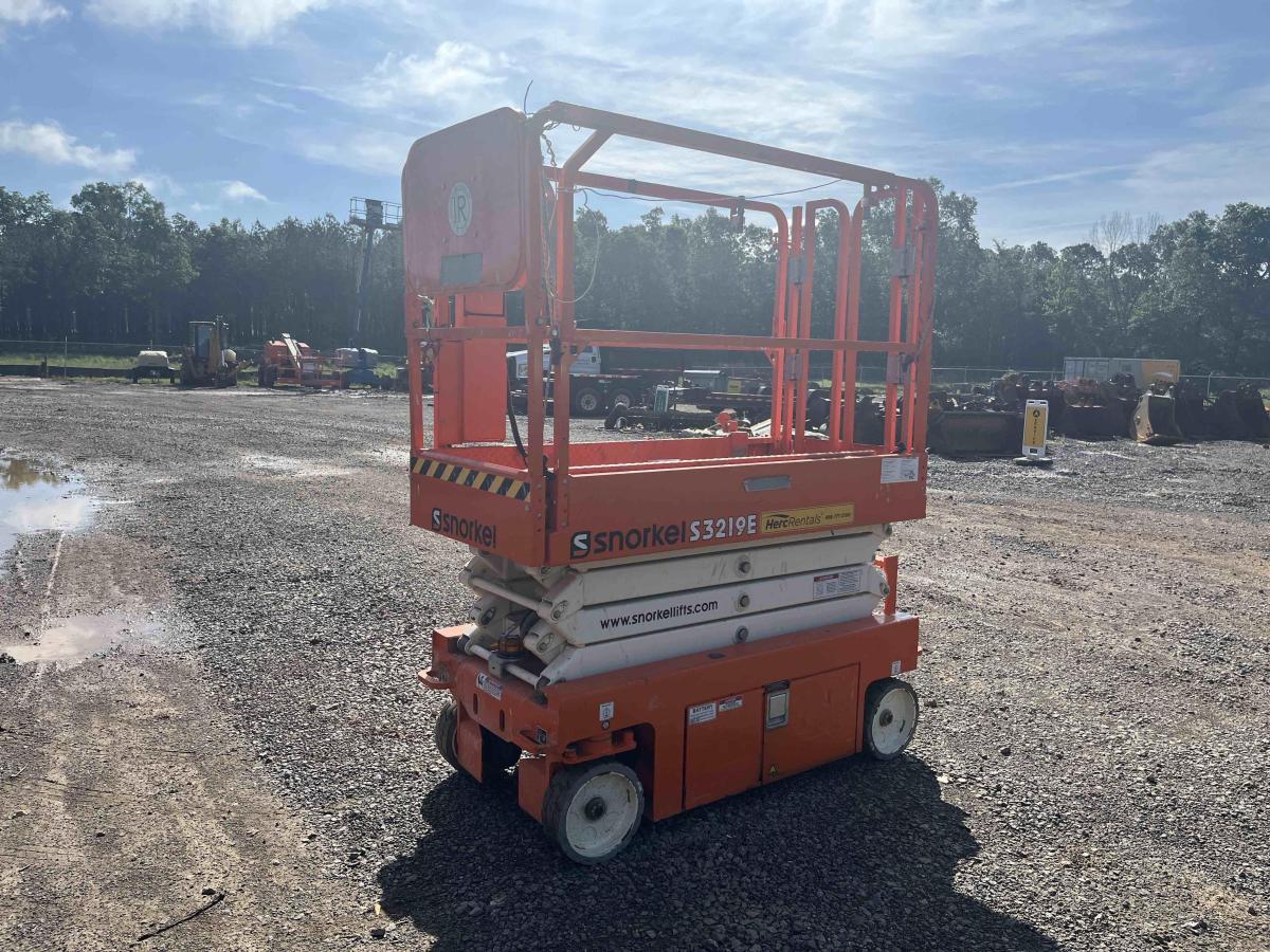 2023 Snorkel S3219E