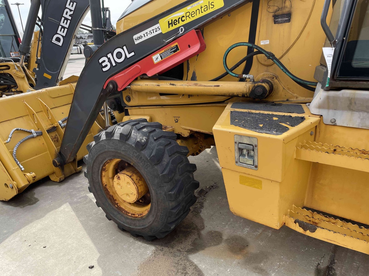 2017 John Deere 310L-7