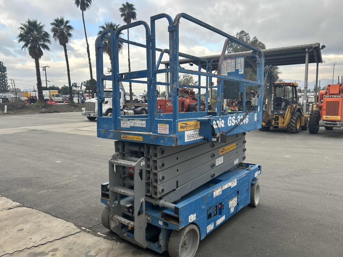 2018 Genie GS-3246