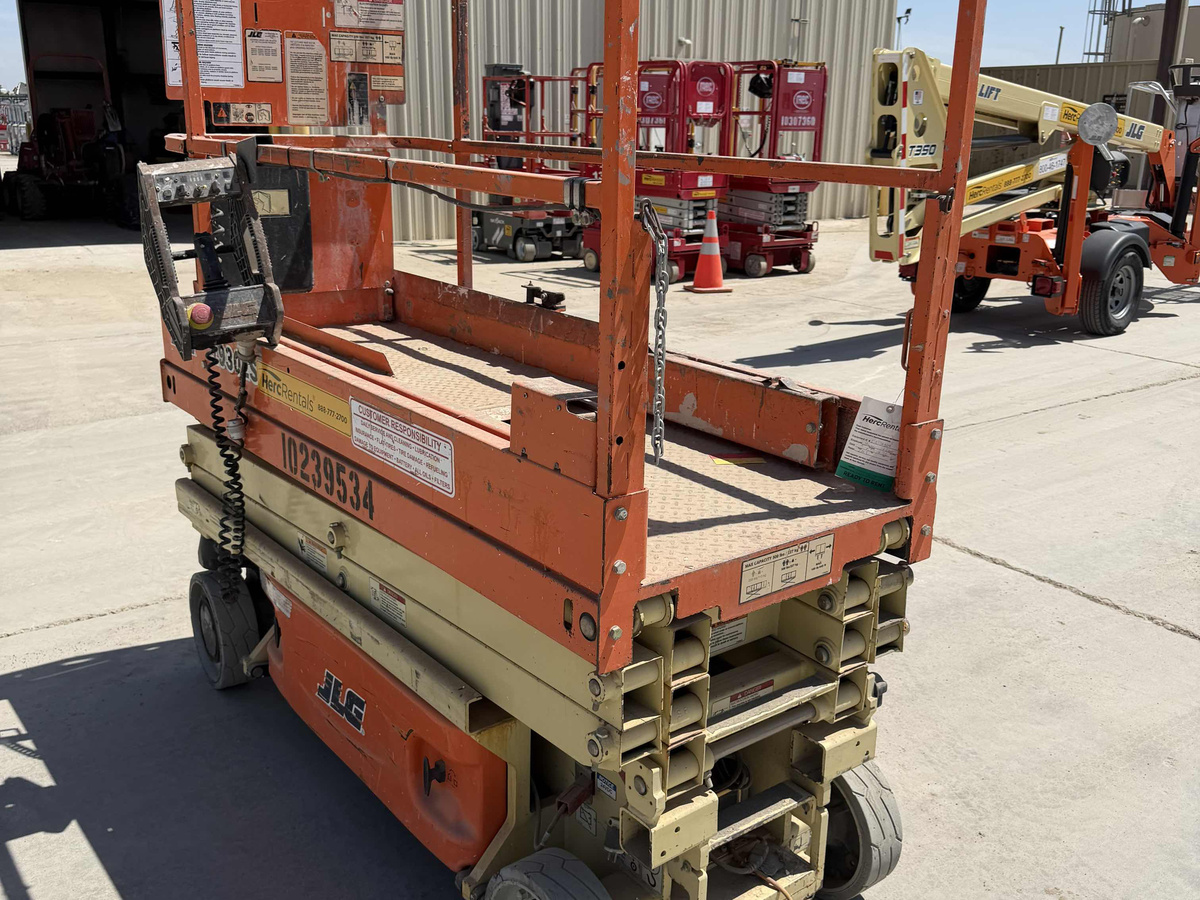 2018 JLG 1930ES