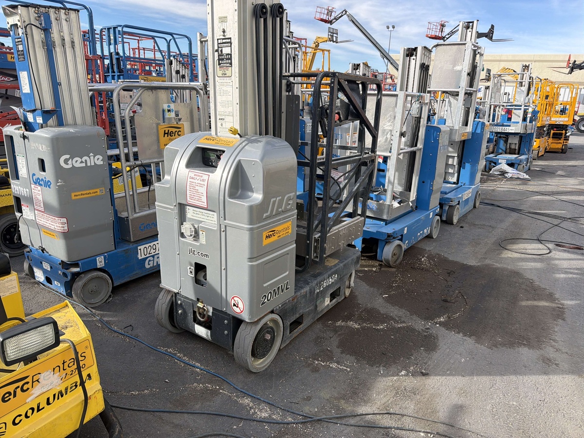 2018 JLG 20MVL