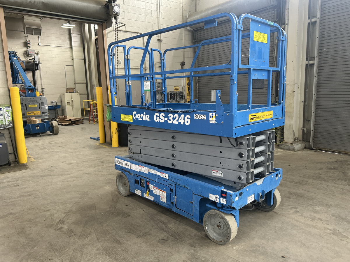 2016 Genie GS-3246