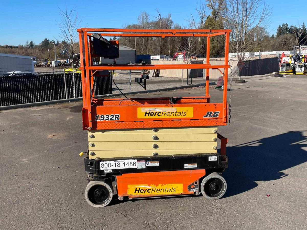2017 JLG 1932R