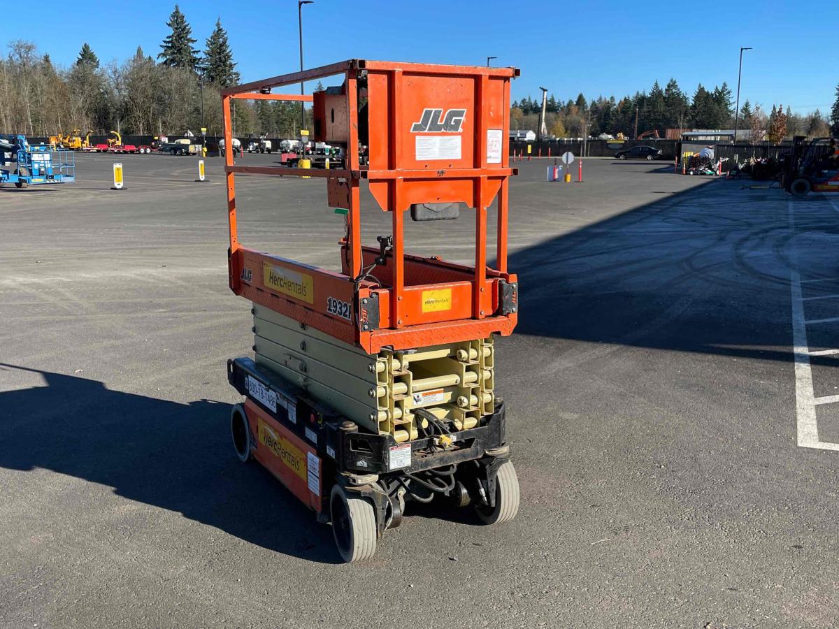 2017 JLG 1932R