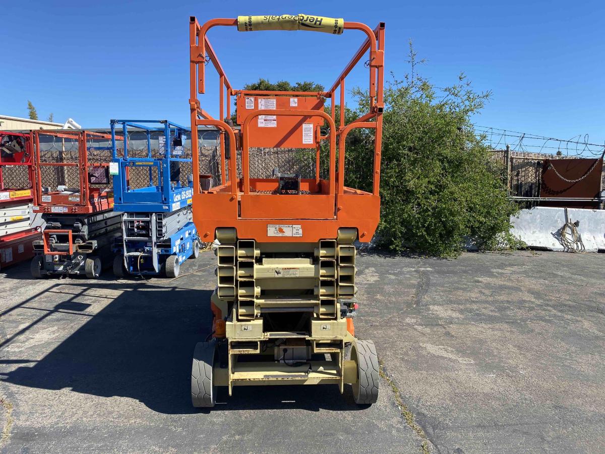 2017 JLG 2646ES