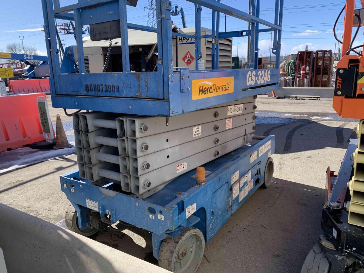 2015 Genie GS-3246