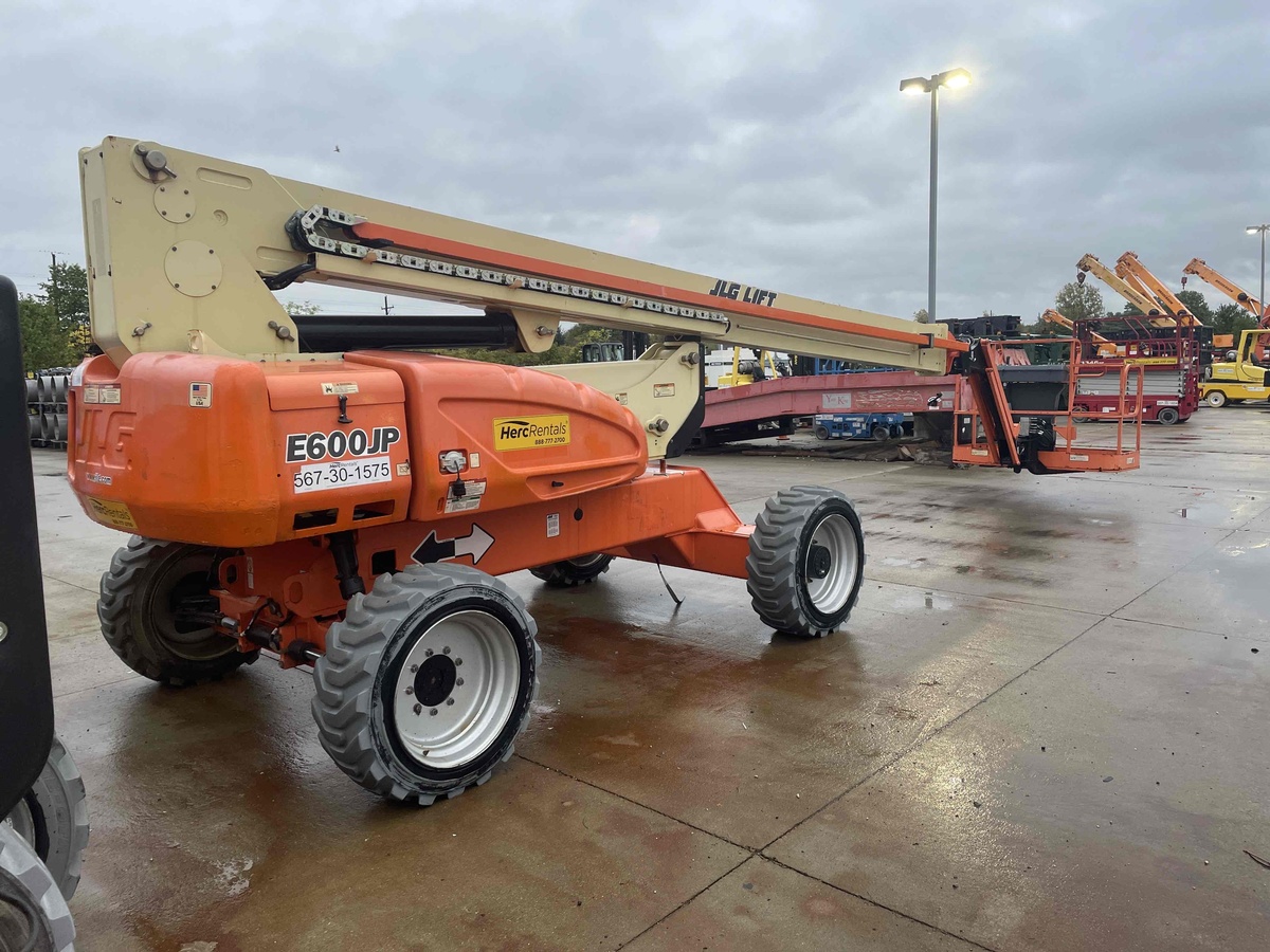 2015 JLG E600JP-2