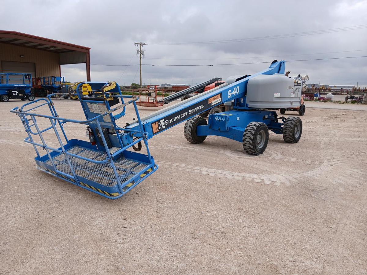2017 Genie S-40