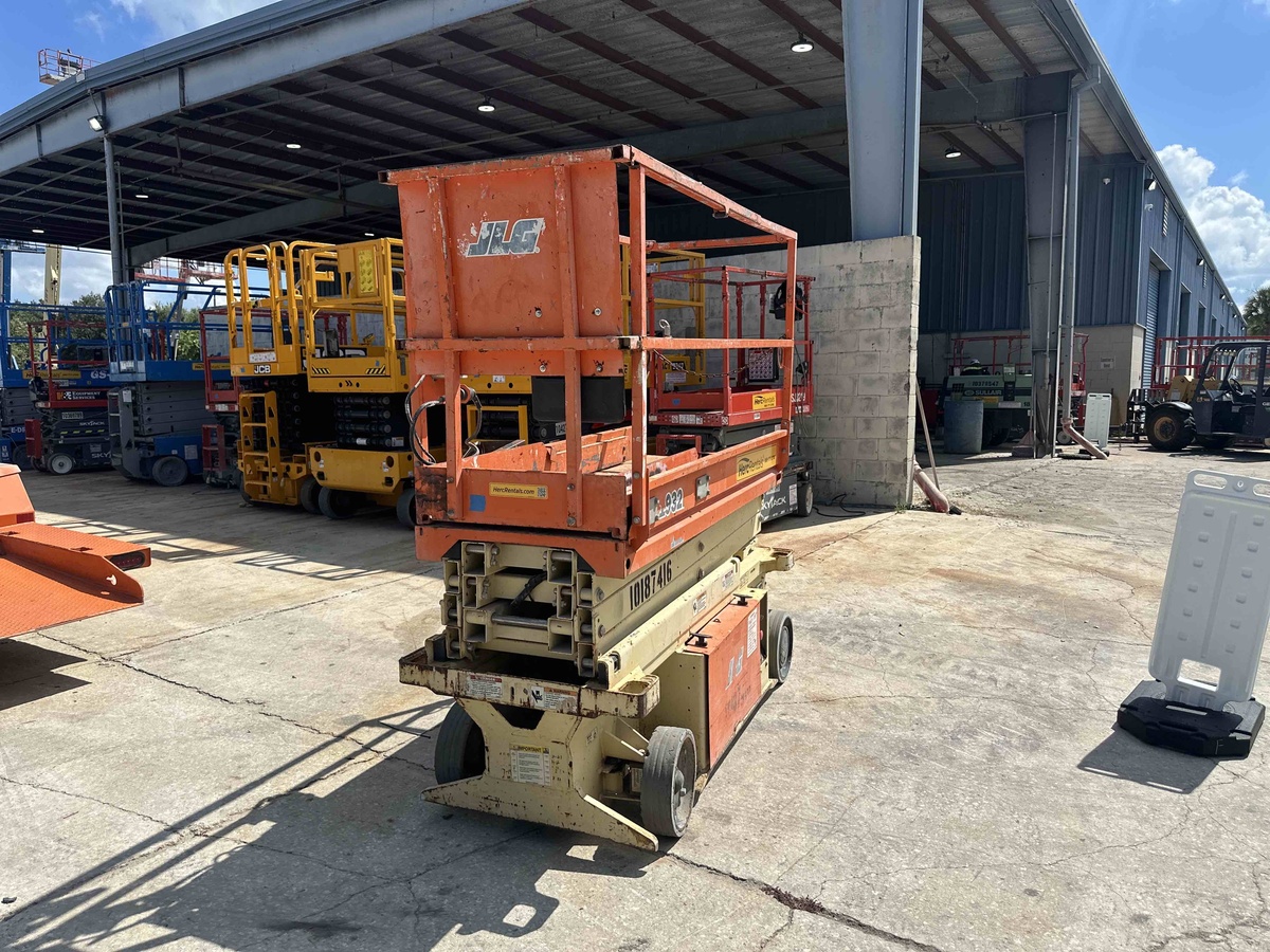 2016 JLG 1932R-2