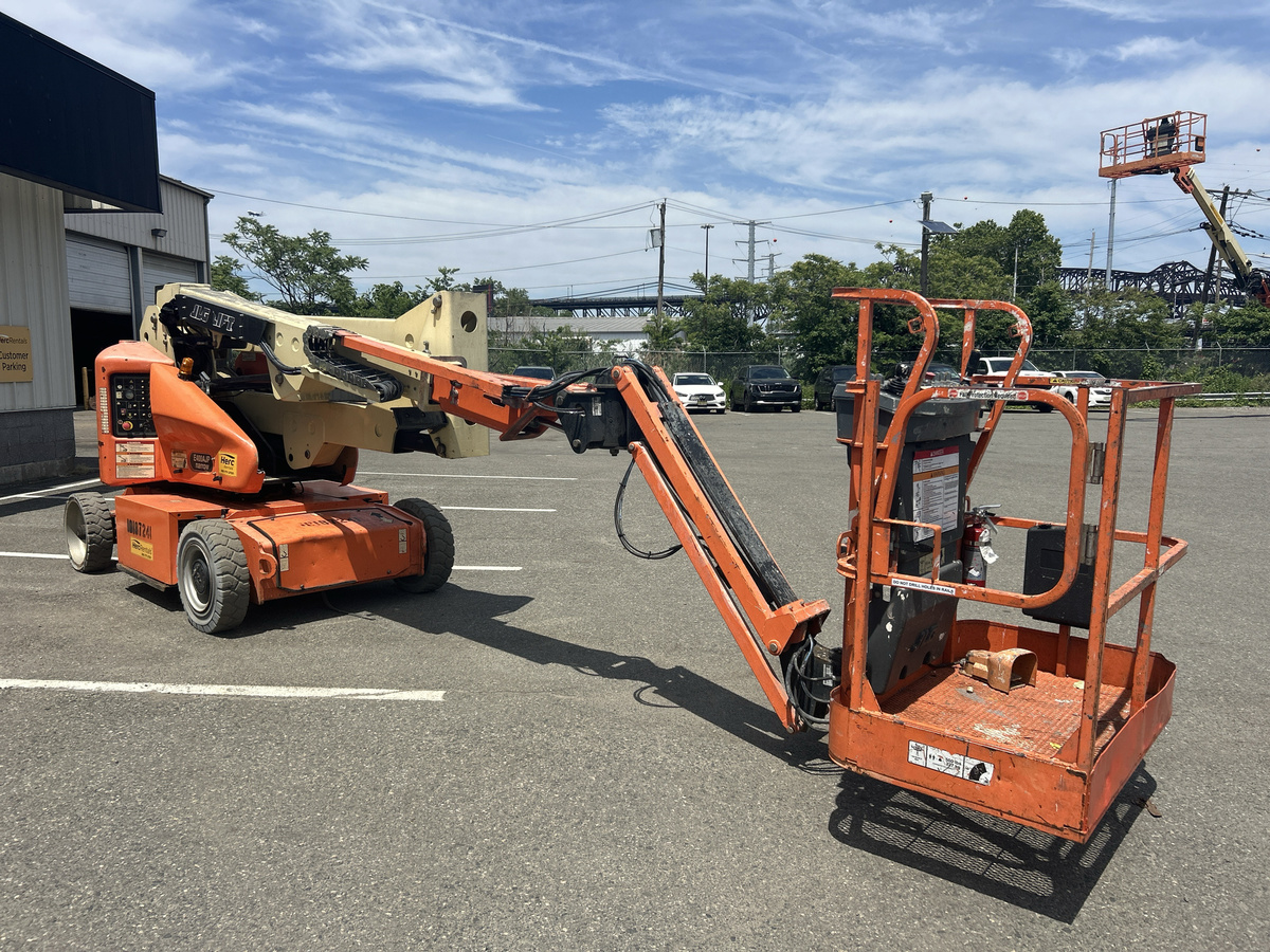 2016 JLG E400AJPN-4