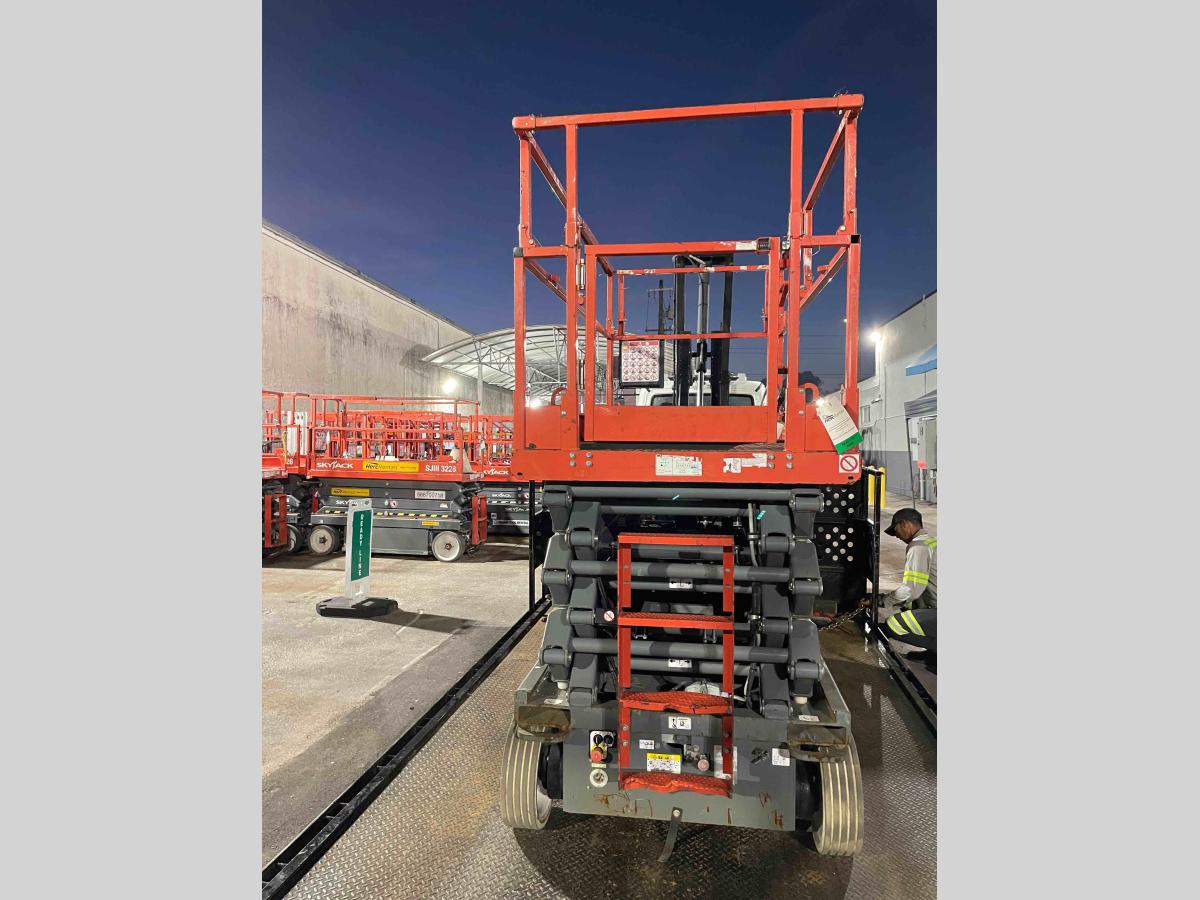 2017 Skyjack SJ4740