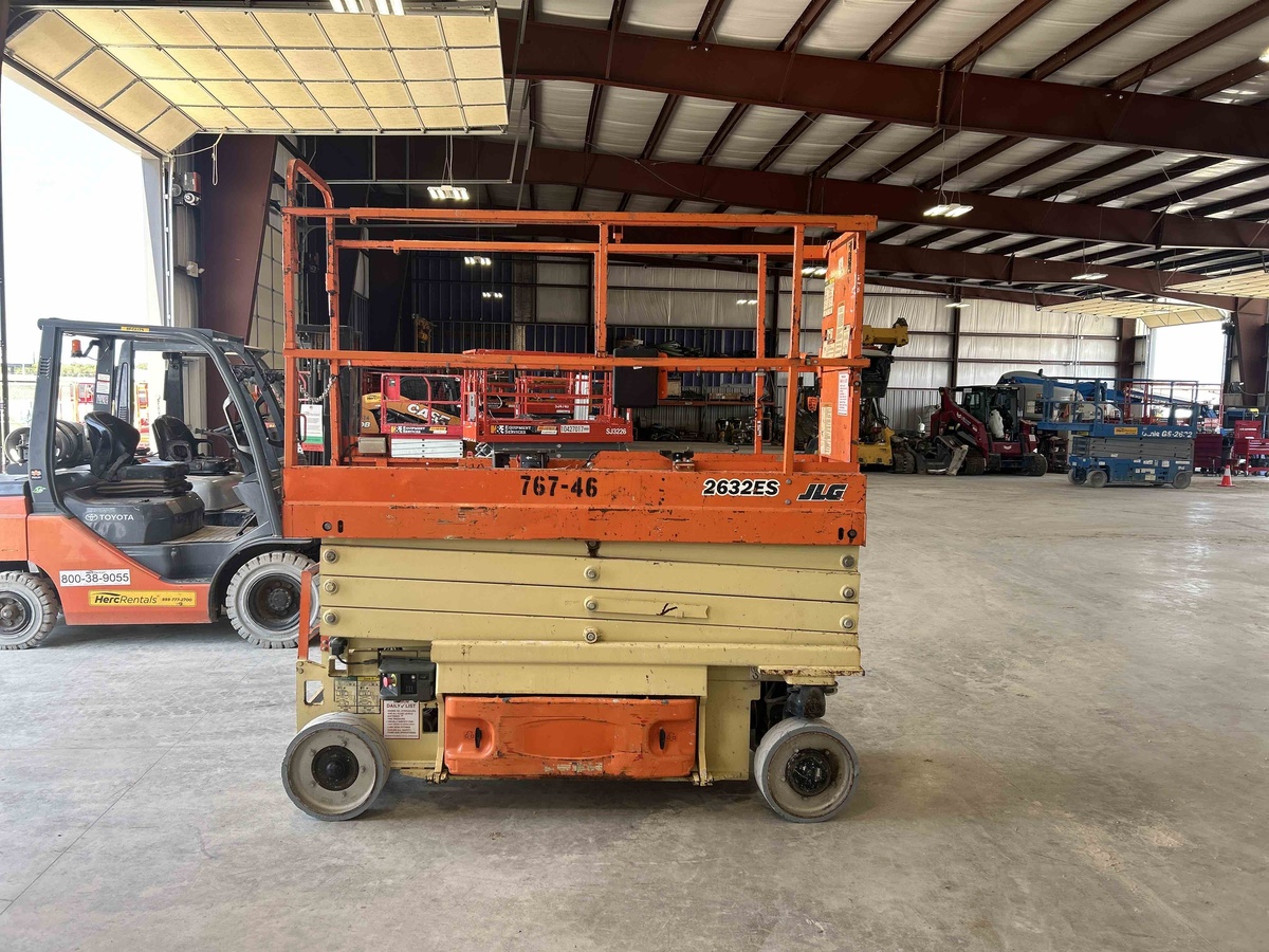 2017 JLG 2632ES